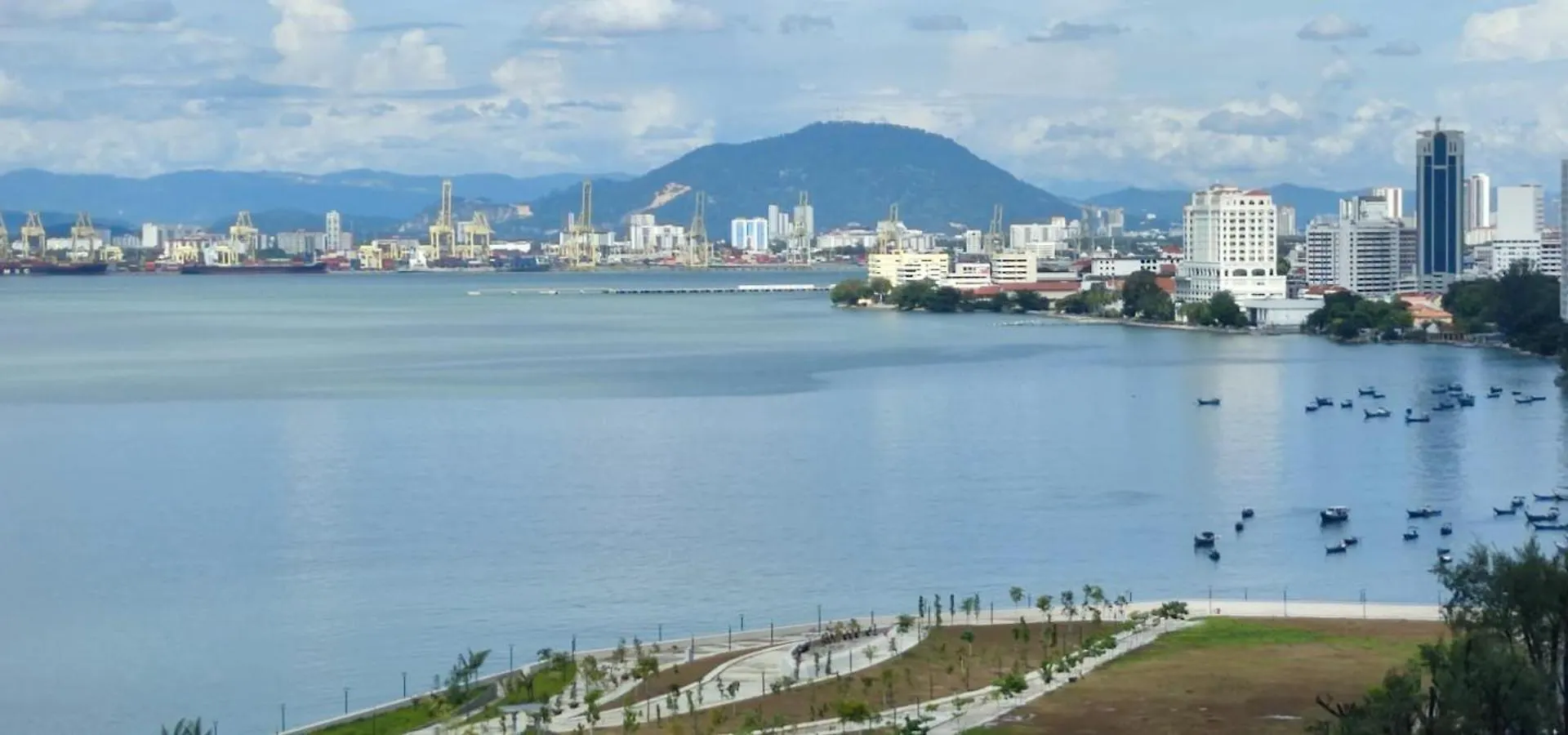 Apartment Rumahku Gurney With 270 Degree Sea View George Town